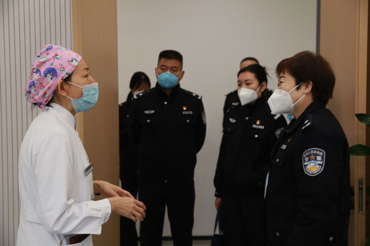 https://img.jianpian.info/2879759/article/20230105/6e0f105a5ec14c198ea8d03e67e2fa12.jpg?imageView2/2/w/750/h/1400/q/80